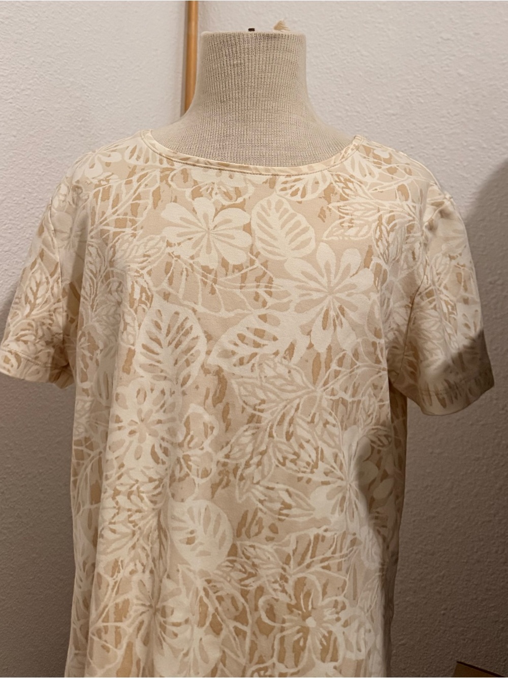 Charter Club Cream Floral Short-Sleeve Tee